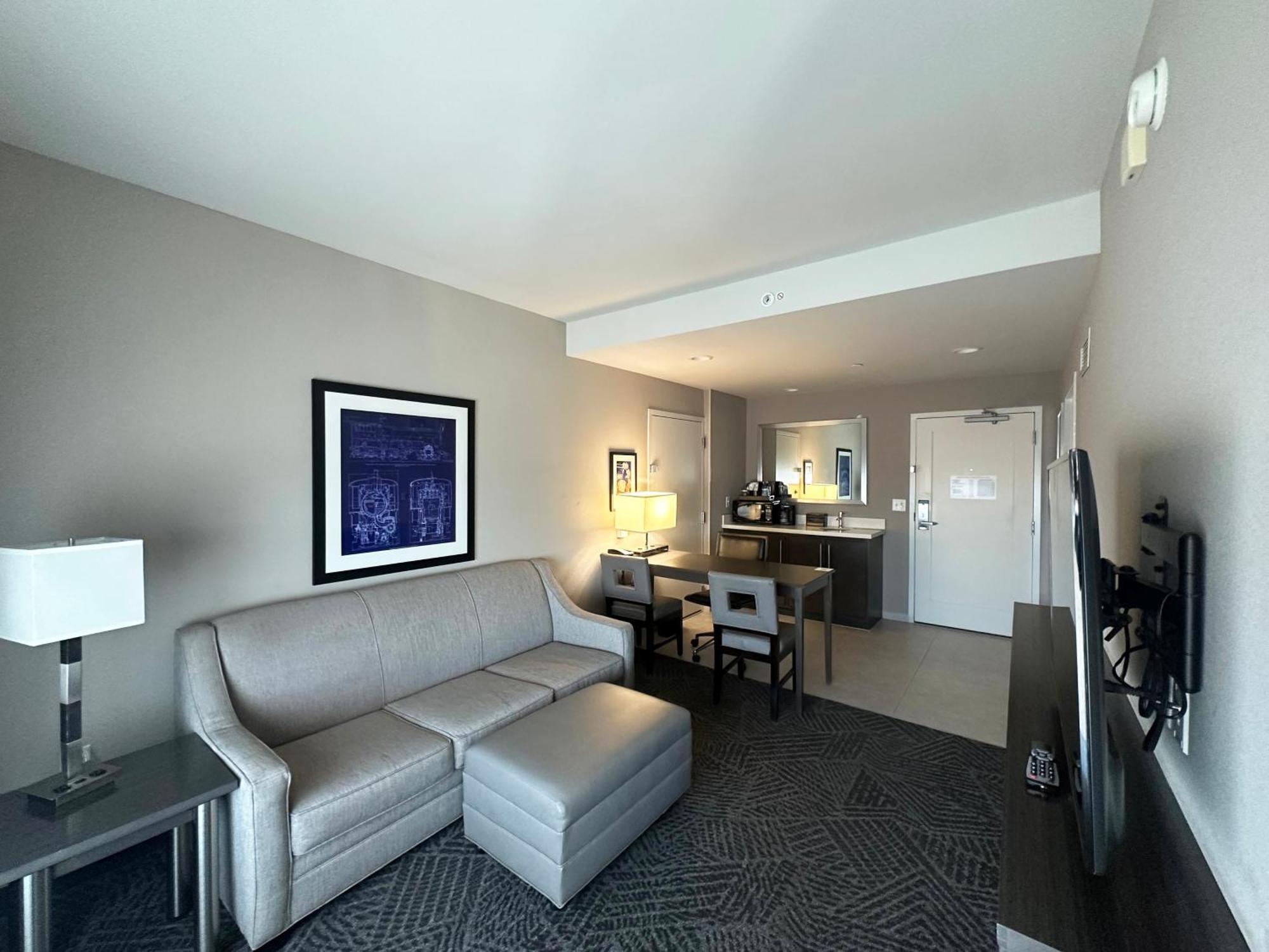 Embassy Suites By Hilton Kansas City Olathe Ngoại thất bức ảnh