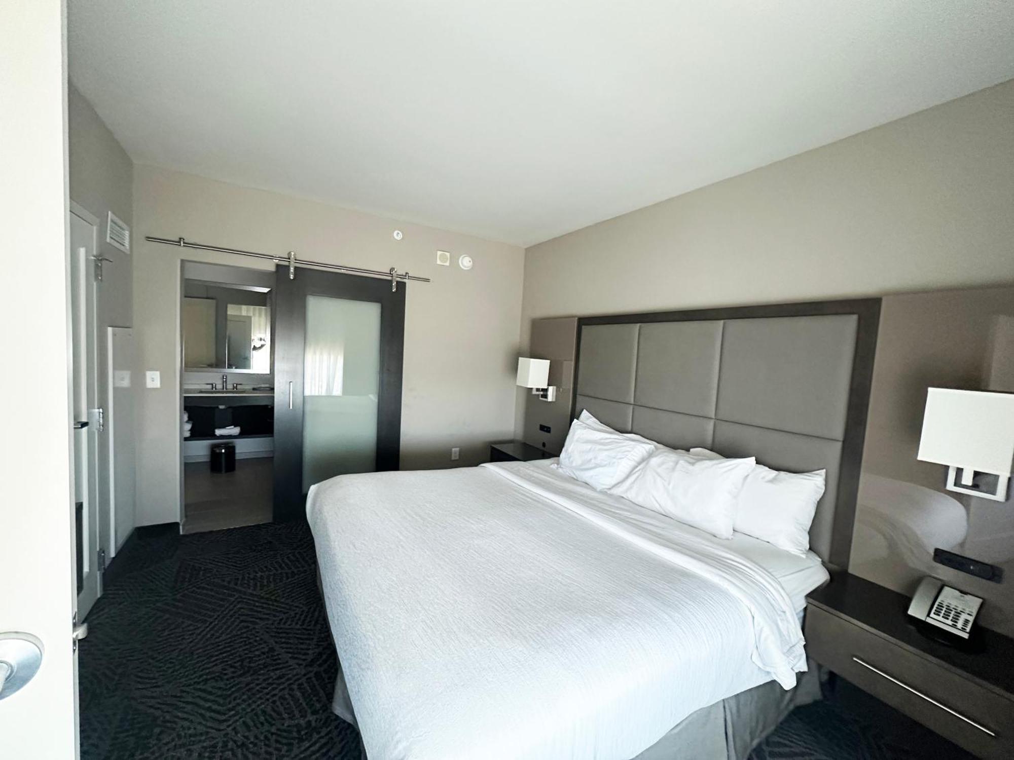 Embassy Suites By Hilton Kansas City Olathe Ngoại thất bức ảnh